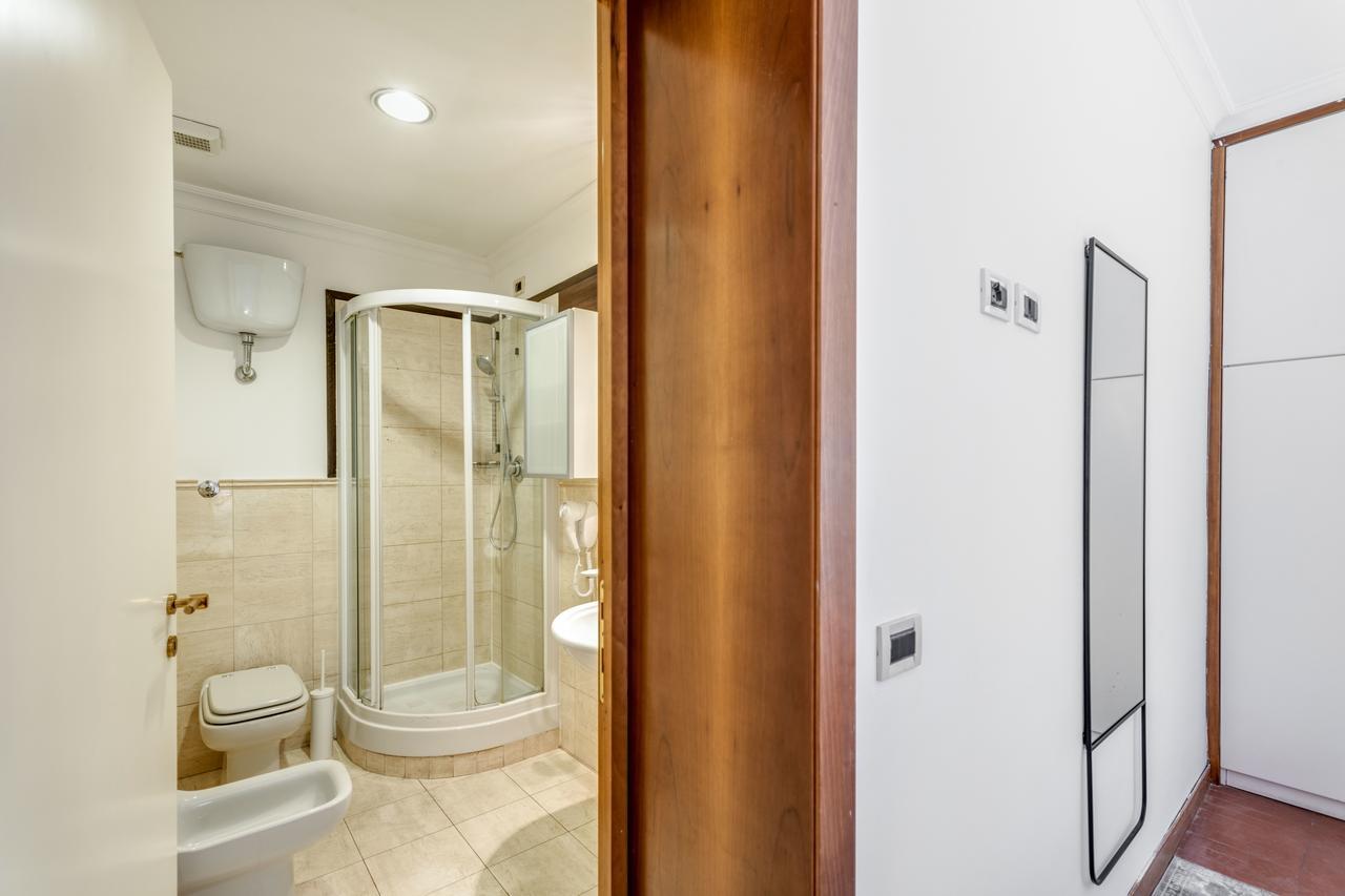 Sweet Via Dei Greci Apartment Rom